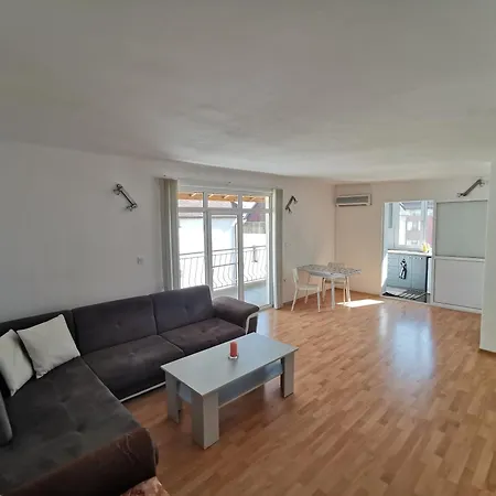 Emona 5 Floor 4 * 布尔加斯