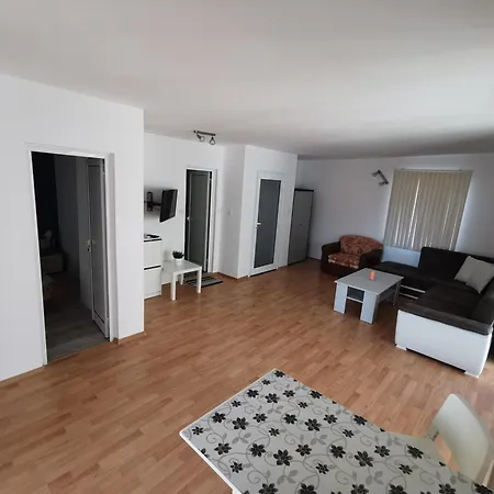 Emona 5 Floor 4 Apartmán