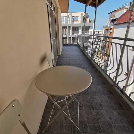 Emona 5 Floor 4 Apartmán *