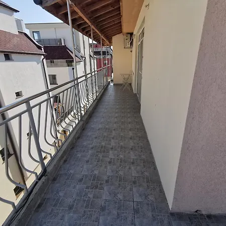 Emona 5 Floor 4 Apartmán *